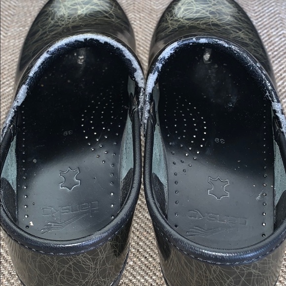 EUC Dansko Clogs Size 39. - Picture 7 of 9